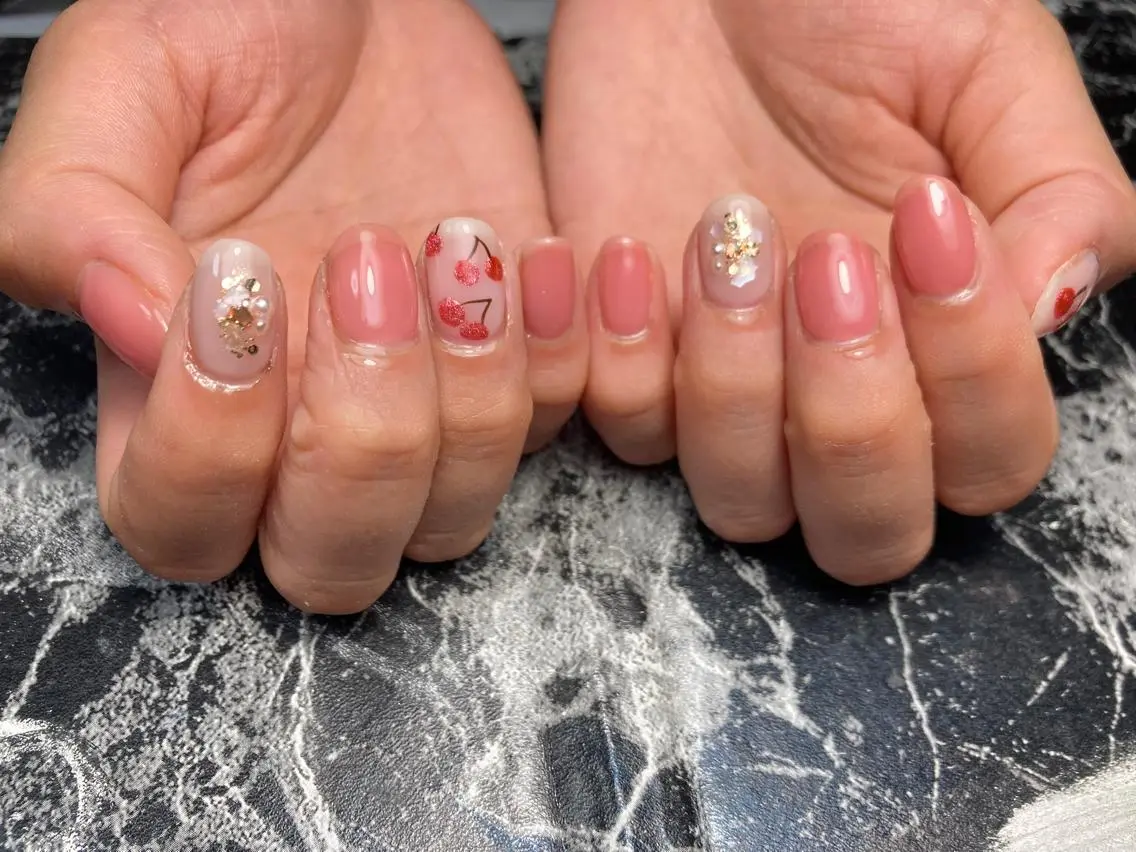 ショート ネイル ハンドネイル フットネイル ✴︎ Delightのネイルデザイン
