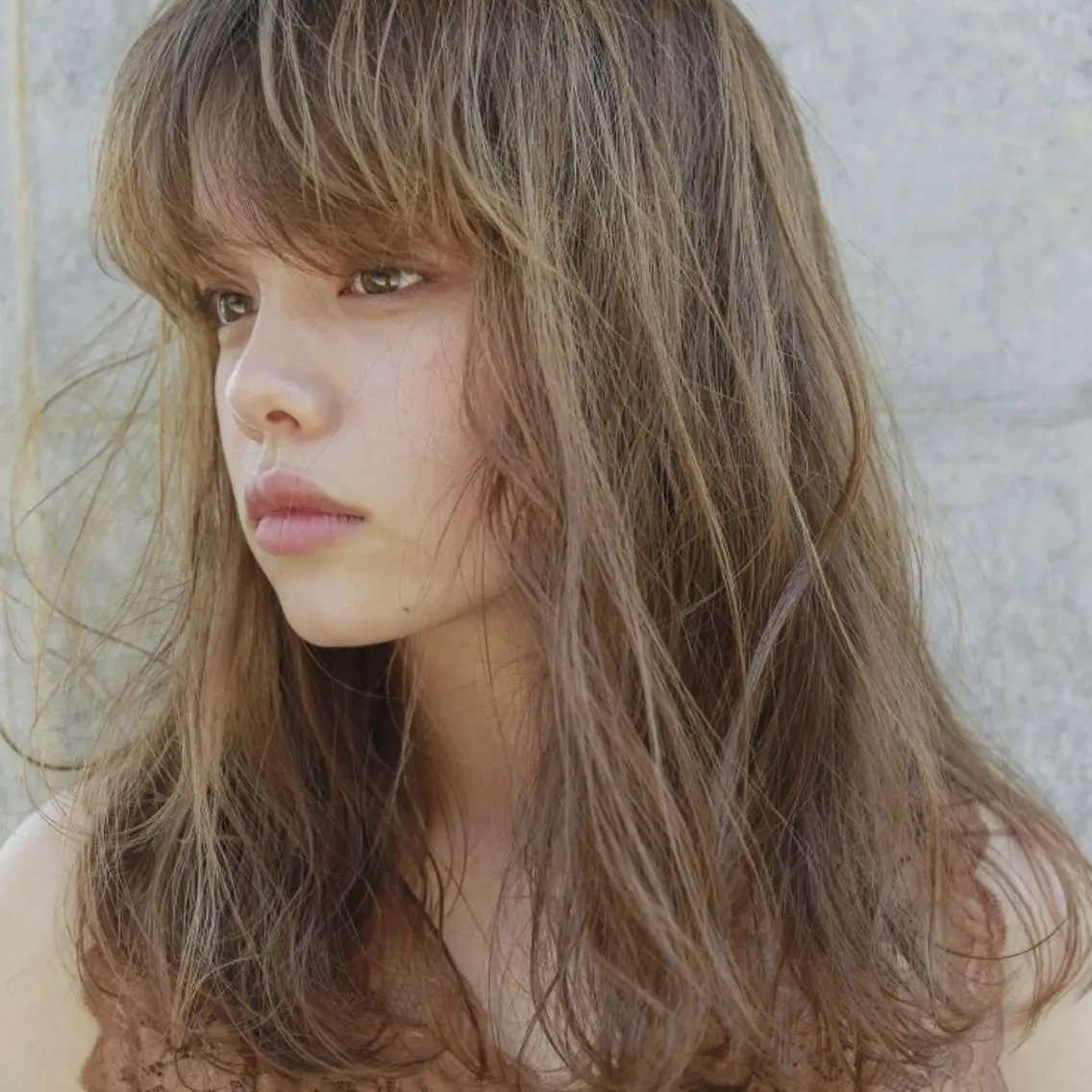 ミディアム ホリウチ ユキエのヘアスタイル