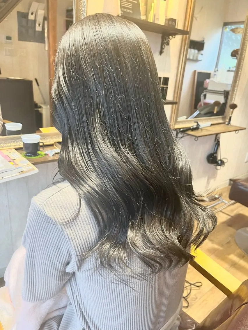 カラー ブリーチ シルバー ヘアカラー トリートメント . Lｉｅのヘアスタイル