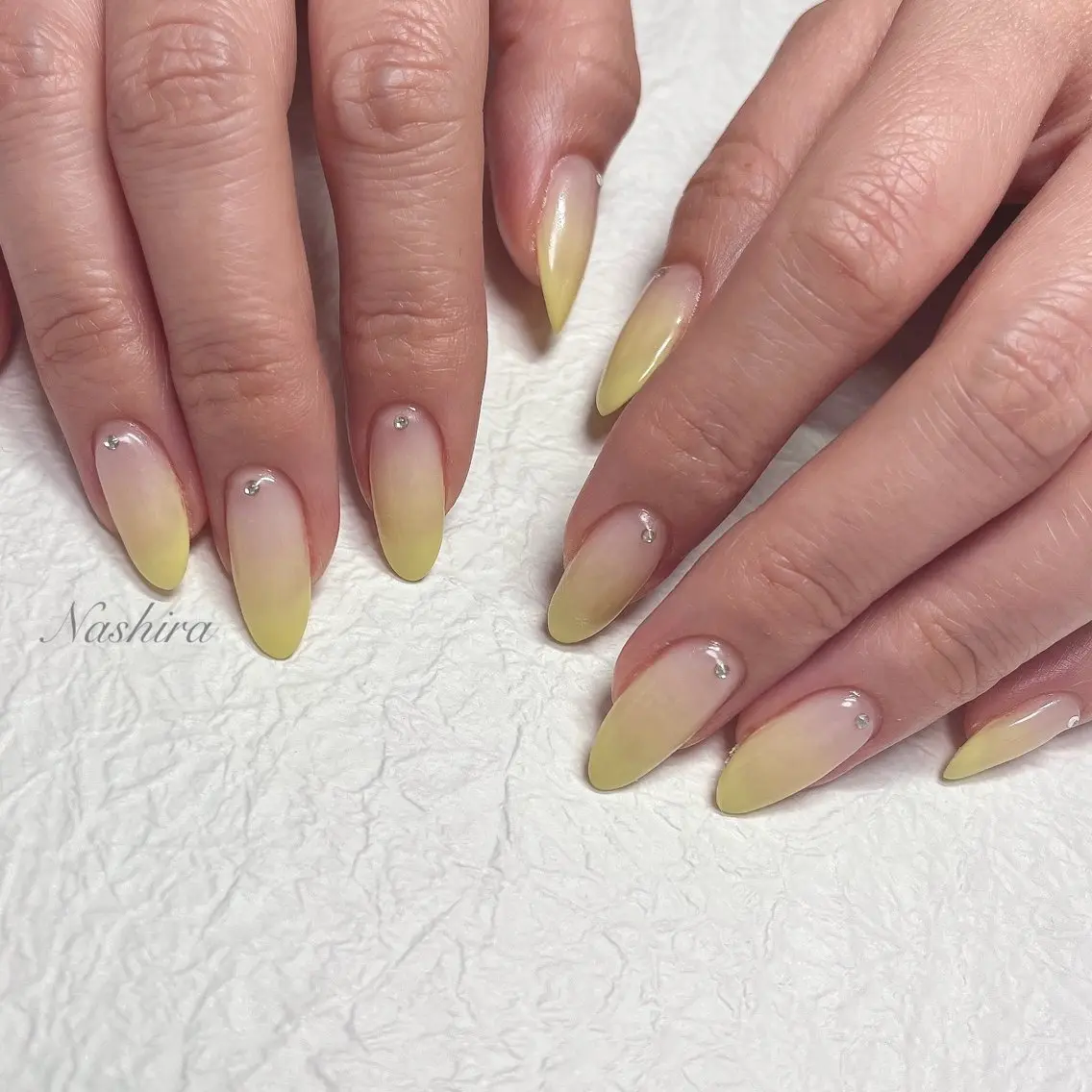 ネイル グラデーション Nashira moeのネイルデザイン