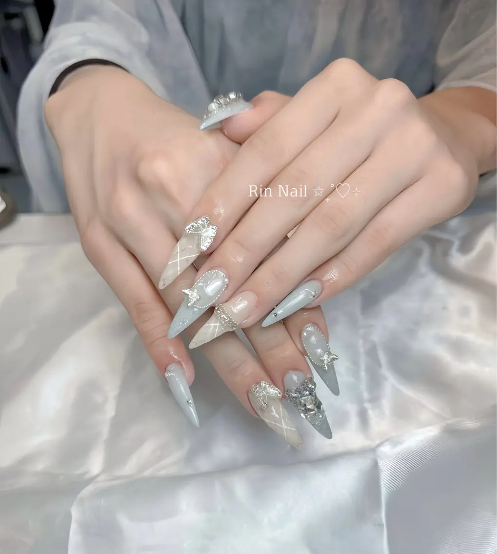 ネイル ボルドー フレンチネイル グラデーション キラキラネイル 韓国ネイル ハンドネイル Rin Nail Shinokuboのネイルデザイン