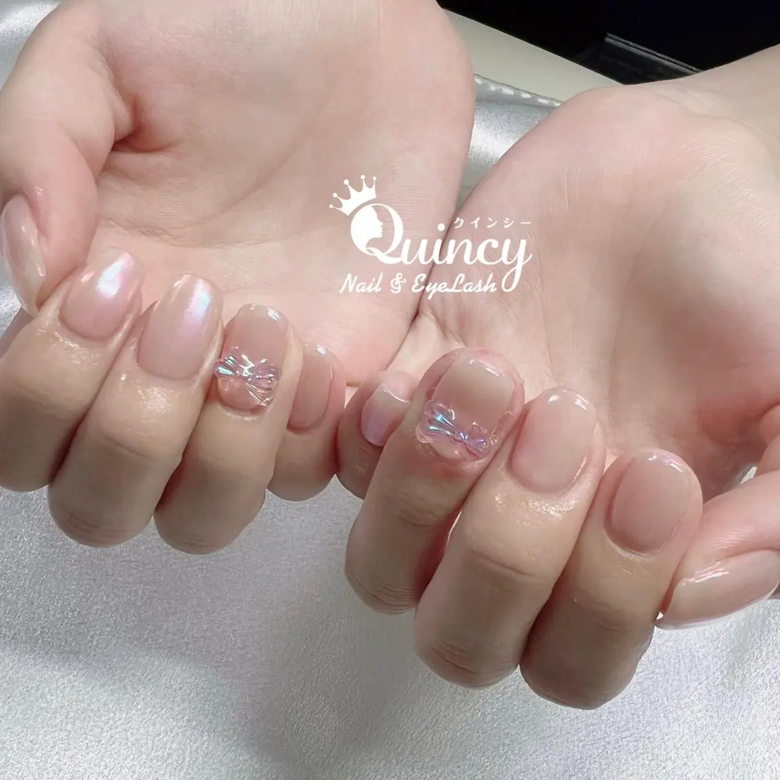 ネイル オーロラネイル ミラーネイル リボン Quincy ネイル&アイラッシュのマツエク・マツパデザイン