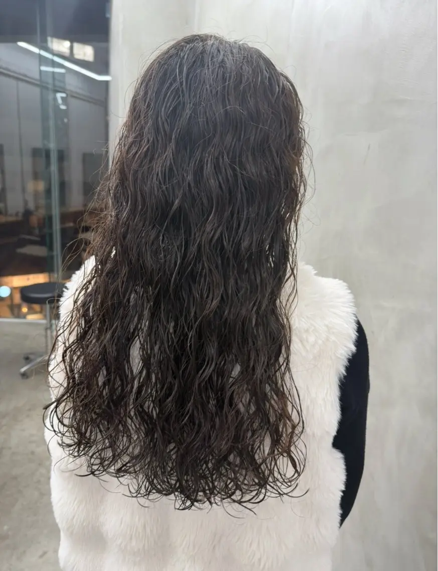 ロング パーマ スパイラルパーマ カット パーマ トリートメント スパイラルパーマ 🌐hina⭐️のヘアスタイル
