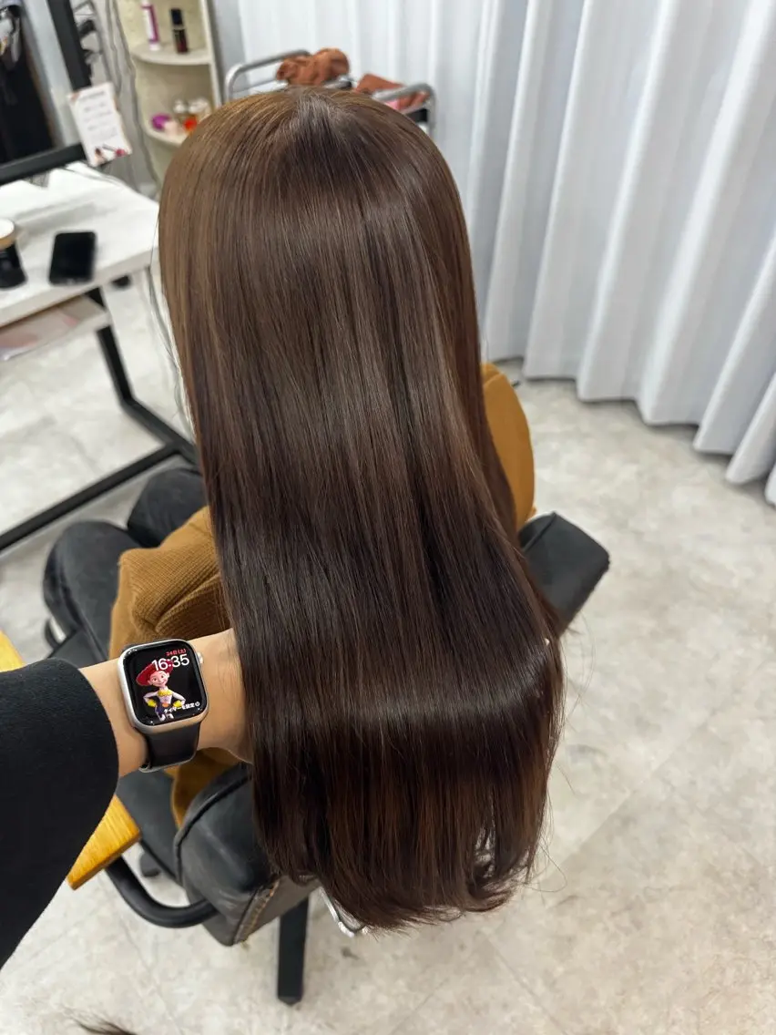 ロング カラー ベージュカラー ブリーチ ブラウンカラー 透明感カラー ダブルカラー 赤み無し柔らかカラー 【梅田】madokaのヘアスタイル
