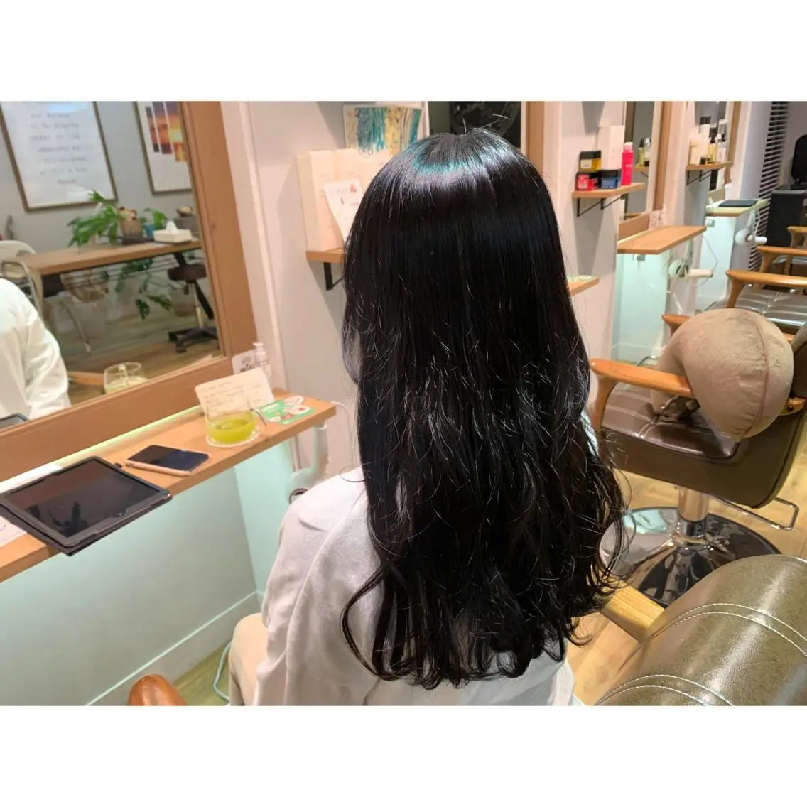 ロング カラー 黒髪 ブルーカラー ブルーブラック ヘアカラー トリートメント ツキダテ ユイのヘアスタイル