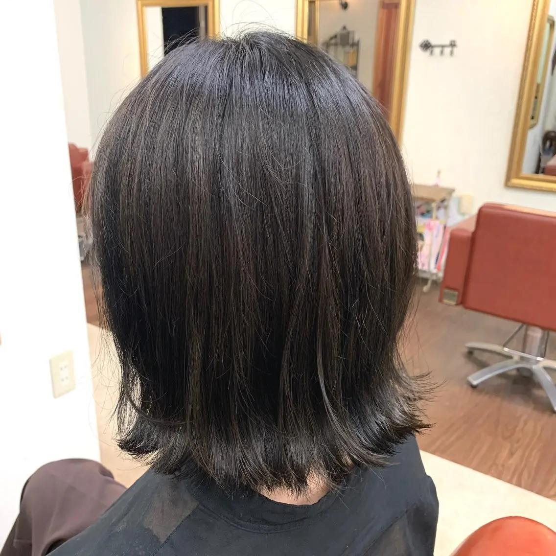 ショート カラー ヘアアレンジ 透明感カラー グレージュ ボブ 外ハネヘア ハセガワ セイカのエステ・リラクイメージ