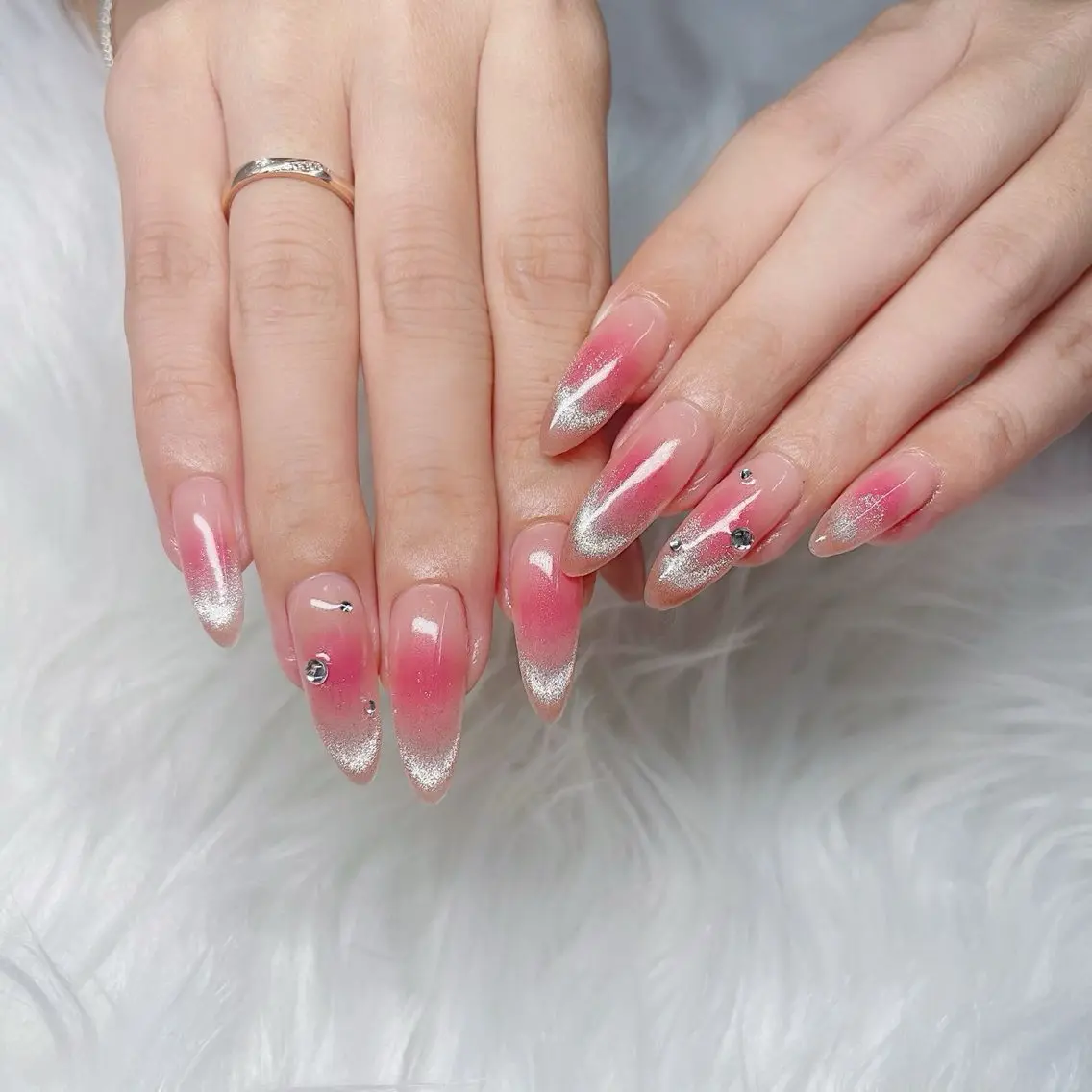 ネイル チークネイル フレンチネイル マグネットネイル マグネットフレンチ Fancy Nailsalonのネイルデザイン
