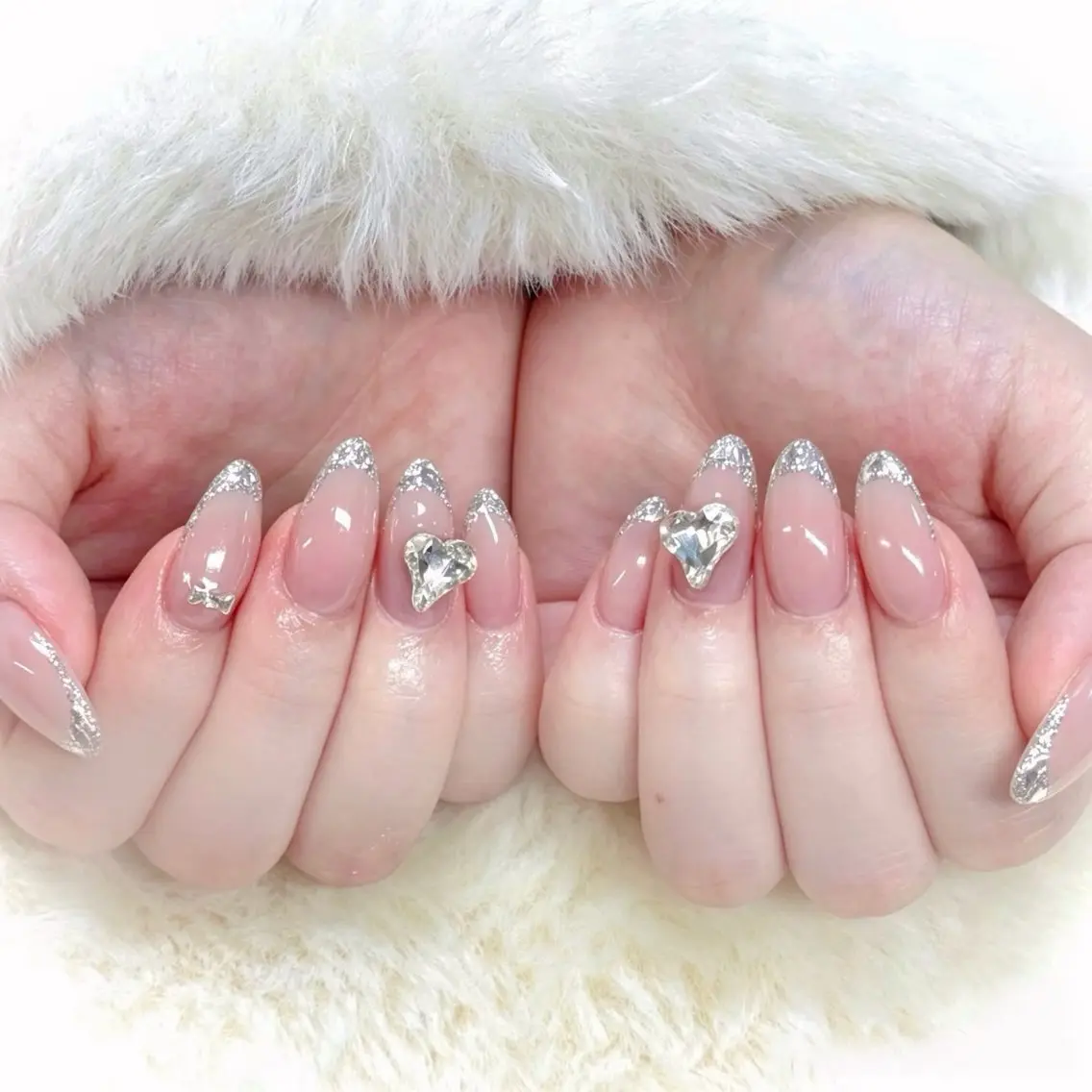 ネイル フレンチネイル ハート キラキラネイル オフィスネイル シンプルネイル ハンドネイル Lovely Nail Salonのネイルデザイン