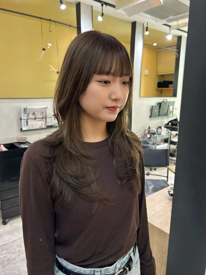 ロング カラー アッシュ 透明感カラー オリーブアッシュ レイヤーカット カット ヘアカラー トリートメント hubhair レイヤー/透明感のヘアスタイル