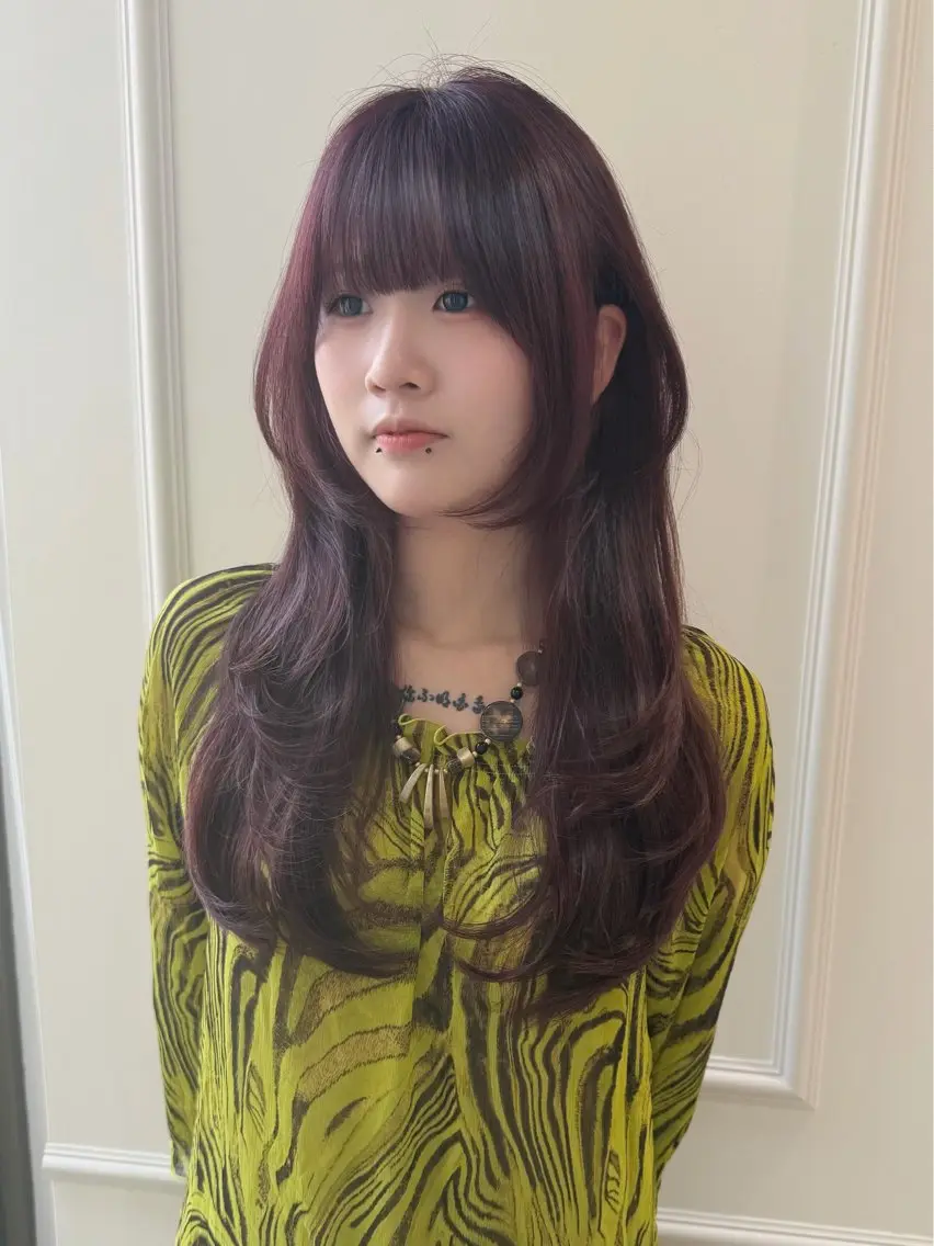 ロング カラー ロングレイヤー イルミナカラー レイヤーカット ロング トリートメント カット ヘアカラー トリートメント 小顔レイヤー/ ベージュ🤍Rieのヘアスタイル