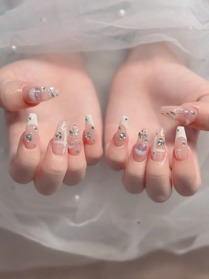 ネイル オーロラネイル フレンチネイル ジェルネイル ハロウィン 韓国ネイル ハンドネイル H.baby Nail Salonのネイルデザイン