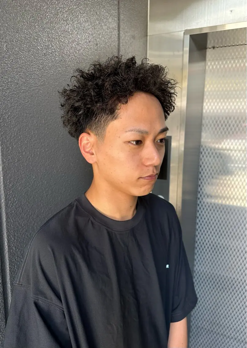 ショート パーマ メンズ メンズパーマ メンズツイストパーマ ツイストパーマ カット パーマ トリートメント 俵 知広のヘアスタイル