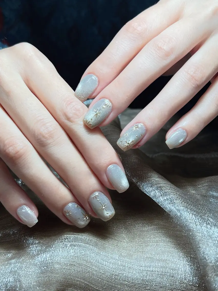 ネイル チークネイル フレンチネイル 韓国ネイル マグネットネイル ミラーネイル ハンドネイル GIN NAILのネイルデザイン