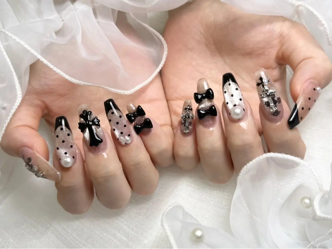 ネイル ハンドネイル Roi〈ロワ〉 Minakoのネイルデザイン