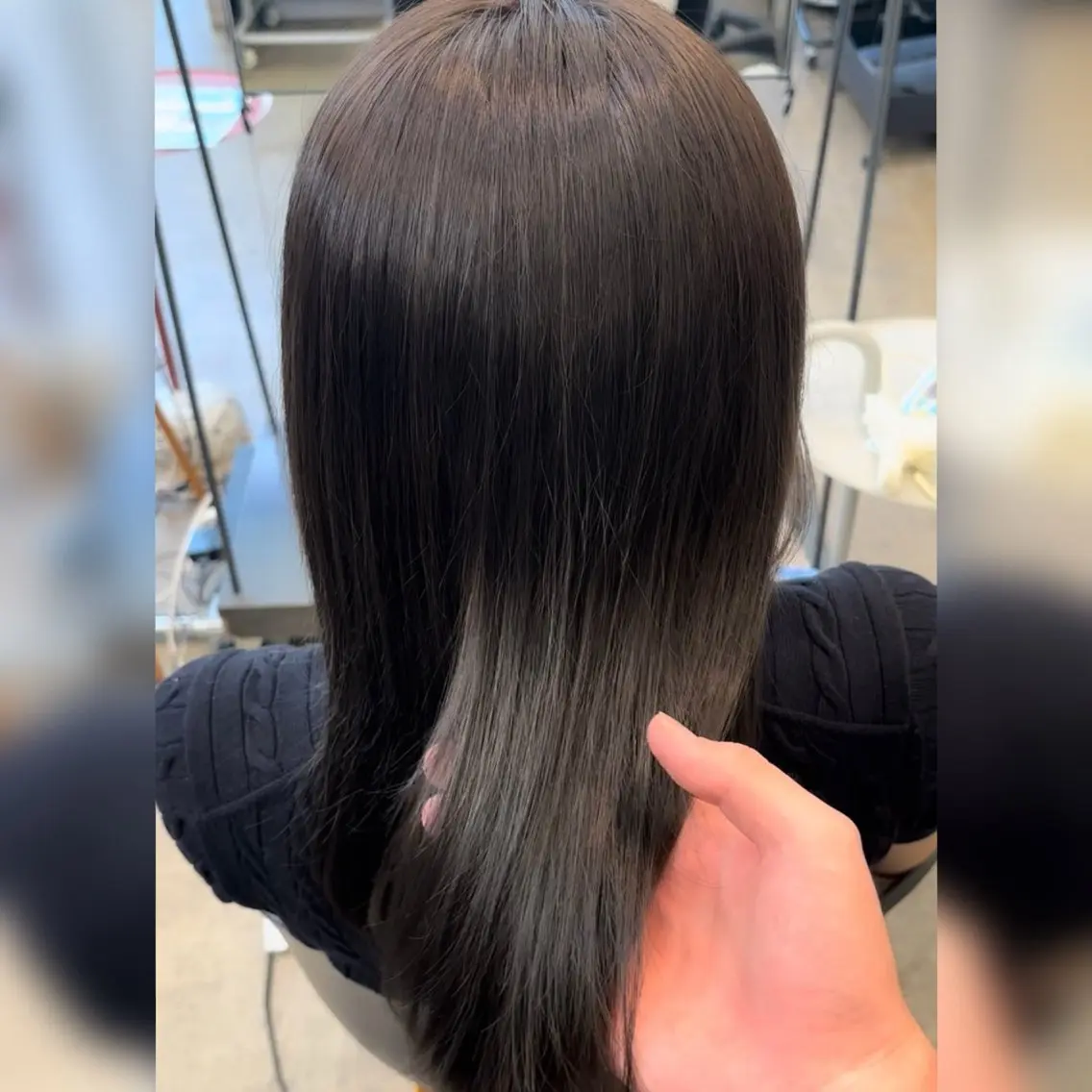 ミディアム カラー グレージュ オリーブグレージュ オリーブグレー 上田 季里のヘアスタイル
