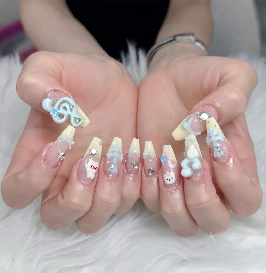 ネイル キラキラネイル 韓国ネイル ロングネイル シンプルネイル ワンホンネイル ハンドネイル Rina Nail.Novaのネイルデザイン