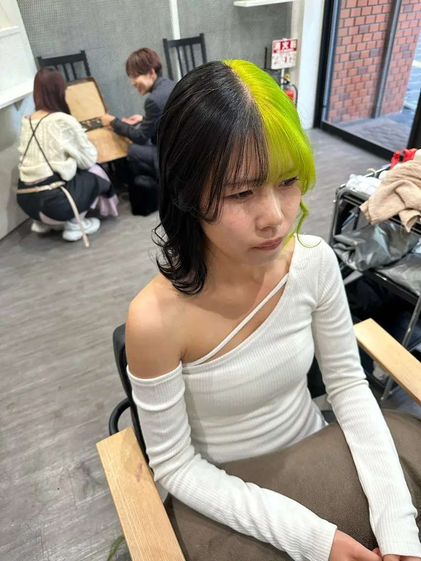 ミディアム カラー 黒髪 カット ヘアカラー トリートメント 艶髪レイヤー上田 紗也🇰🇷💗のヘアスタイル
