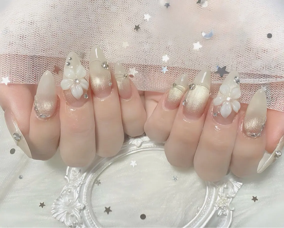 ネイル チークネイル ドット 長さ出し フットネイル フレンチネイル ハンドネイル Hana Nail Salonのネイルデザイン