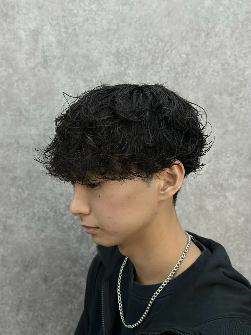パーマ メンズ メンズパーマ センターパート特化 🌹RIO🌹のヘアスタイル