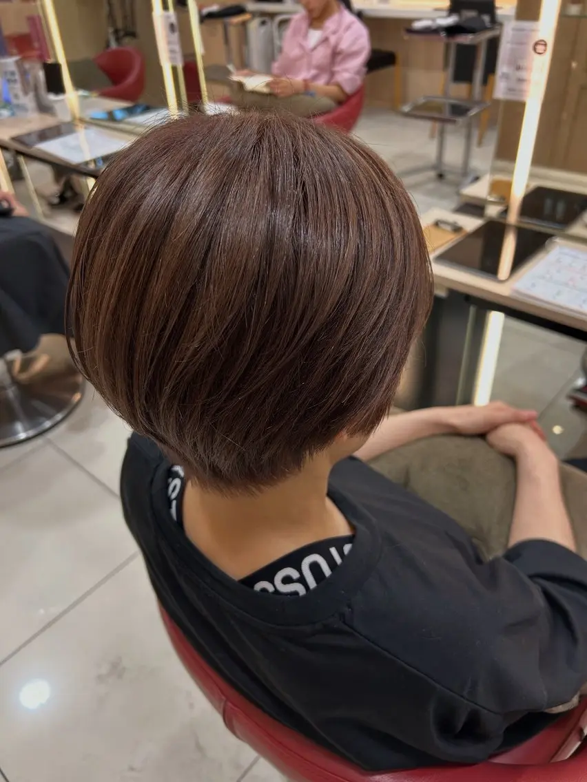 ショート カラー ゆめ ベージュカラーのヘアスタイル