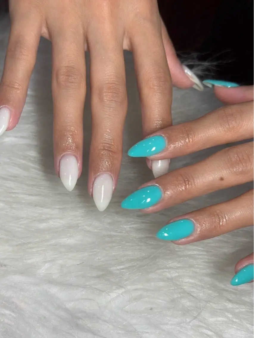ネイル ハンドネイル LAVISH momoneのネイルデザイン