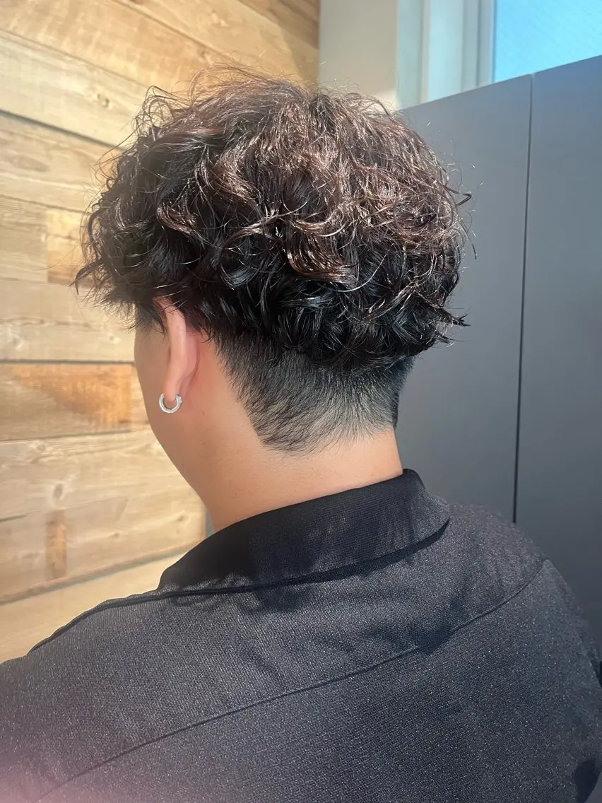 メンズ メンズパーマ メンズツイストパーマ ツイストパーマ カット パーマ 志賀 楓のヘアスタイル