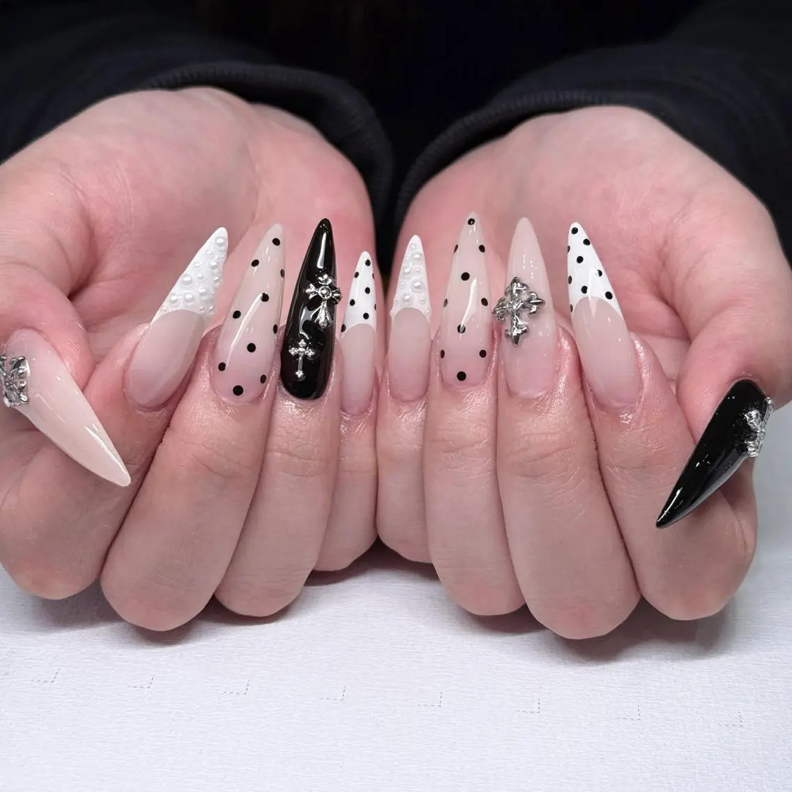 ネイル アートネイル オーロラネイル ブルー チークネイル フットネイル ハンドネイル NAILS168 大塚店のネイルデザイン