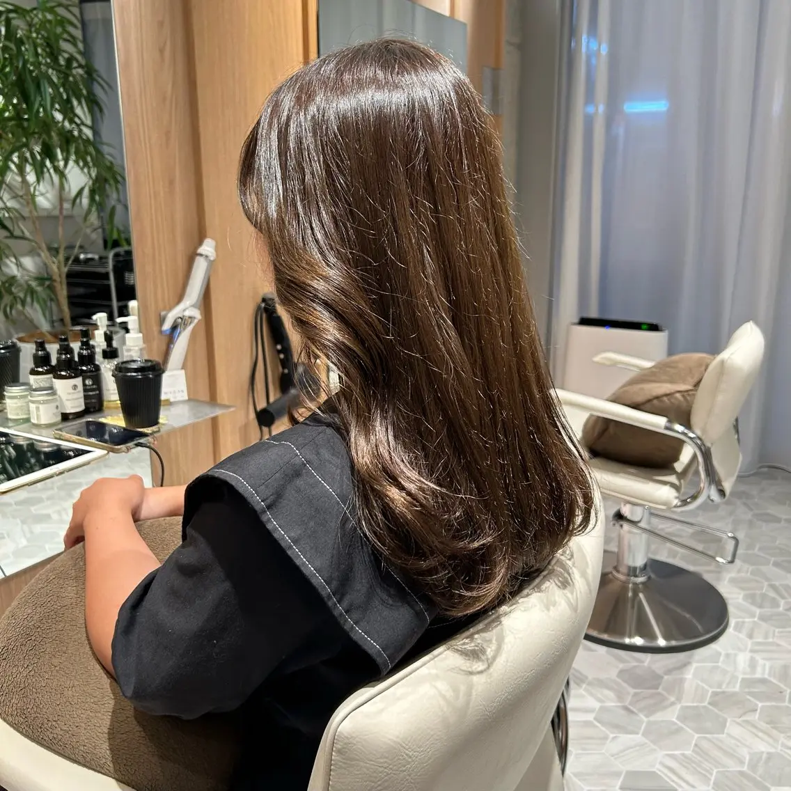 ロング カラー ベージュカラー ブリーチ ダブルカラー オリーブベージュ ヘアカラー 艶感/ナチュラル 🌿マアヤのヘアスタイル