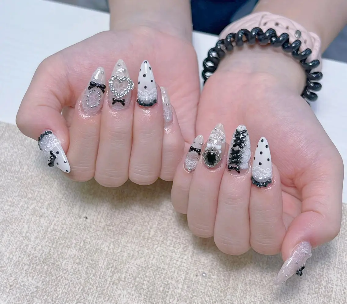 ネイル アートネイル ジェルネイル 韓国ネイル ニュアンスネイル ハンドネイル Luna Nail.Novaのネイルデザイン