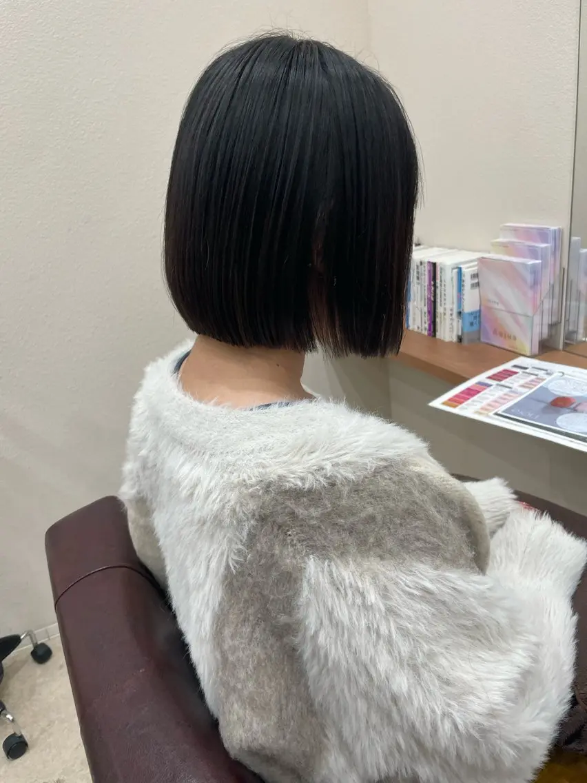 ミディアム カット 鈴木 梨瑚のヘアスタイル