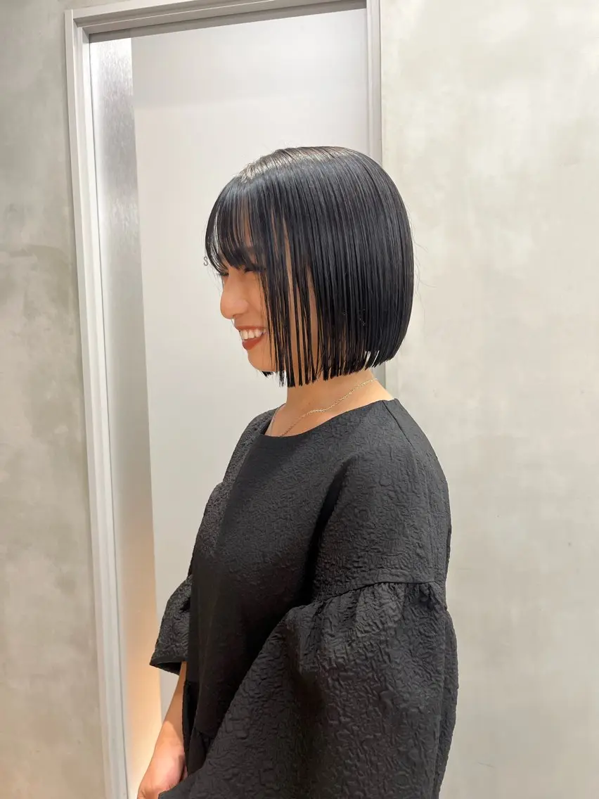 ミディアム カラー 縮毛矯正ボブ&顔まわ レイヤー♡TOMOEのヘアスタイル