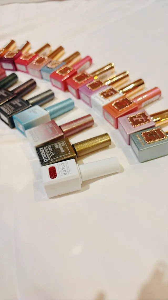ネイル キラキラネイル マグネットネイル nailsalon Ecliaのネイルデザイン