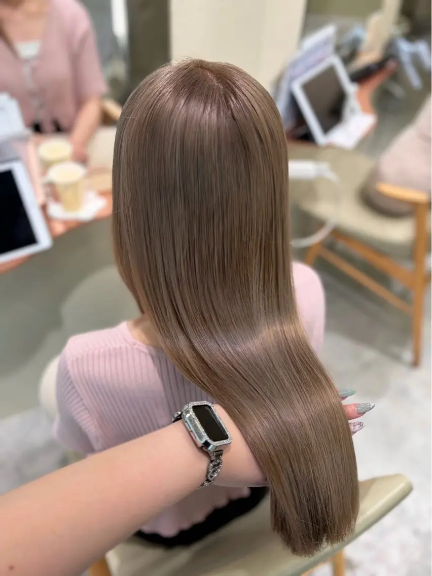 ロング ヘアカラー ✨艶々ベージュカラー 🫧/ Ririkaのヘアスタイル