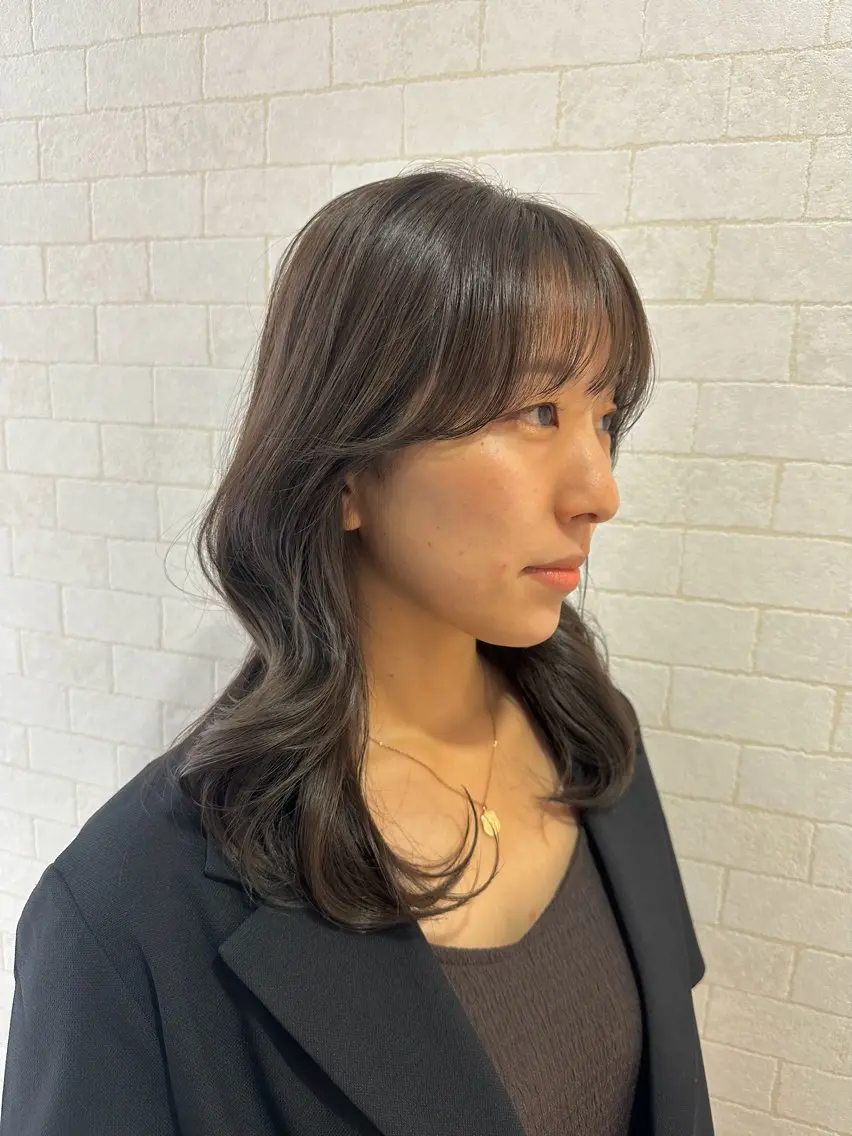 セミロング 顔まわりレイヤー 顔周りカット 韓国風ヘア レイヤーカット 似合わせカット カット ヘアカラー トリートメント 大人レイヤー& 透明感カラー💄のヘアスタイル