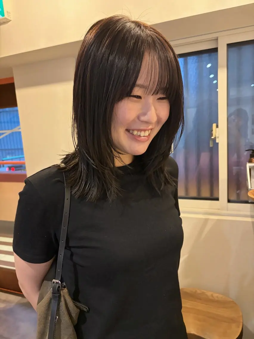 ミディアム カラー 土川 陽菜のヘアスタイル