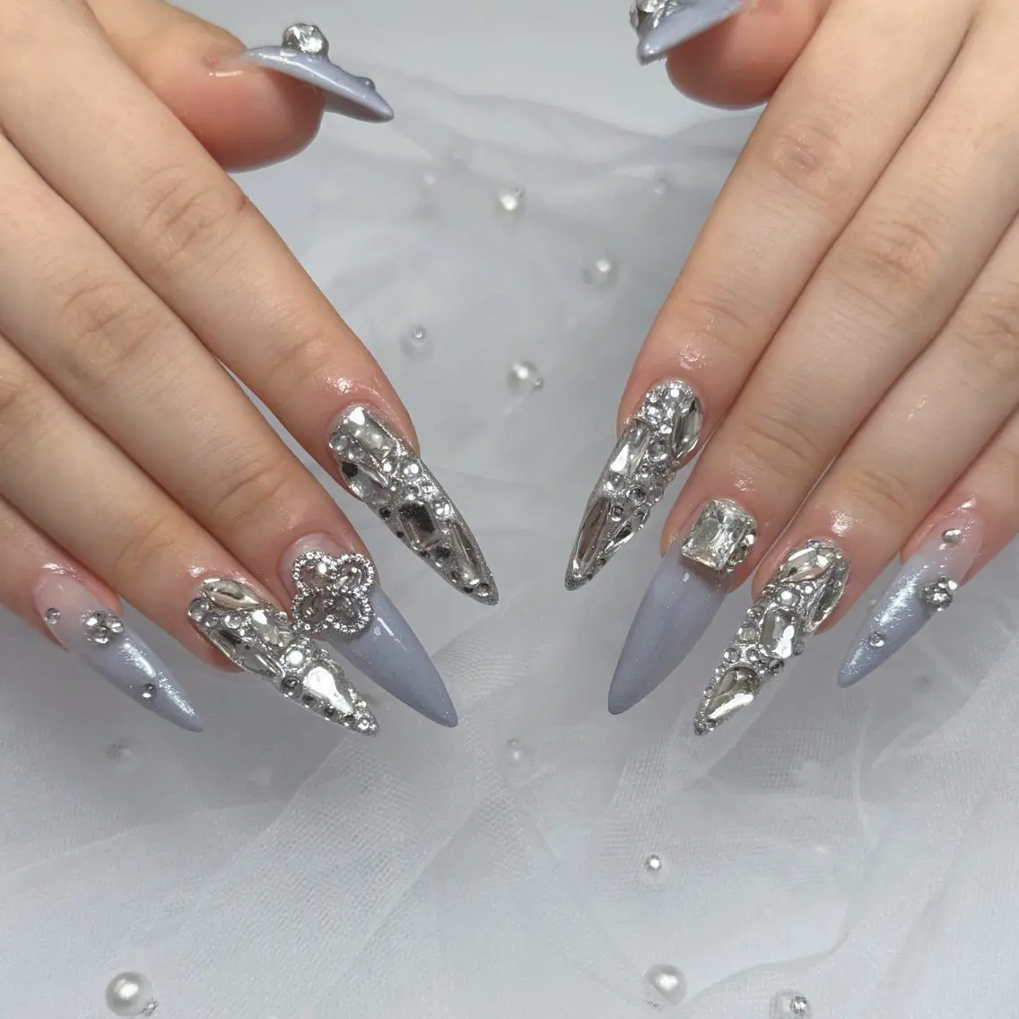 ネイル キラキラネイル 持ち込み ハンドネイル L'ino nailのネイルデザイン