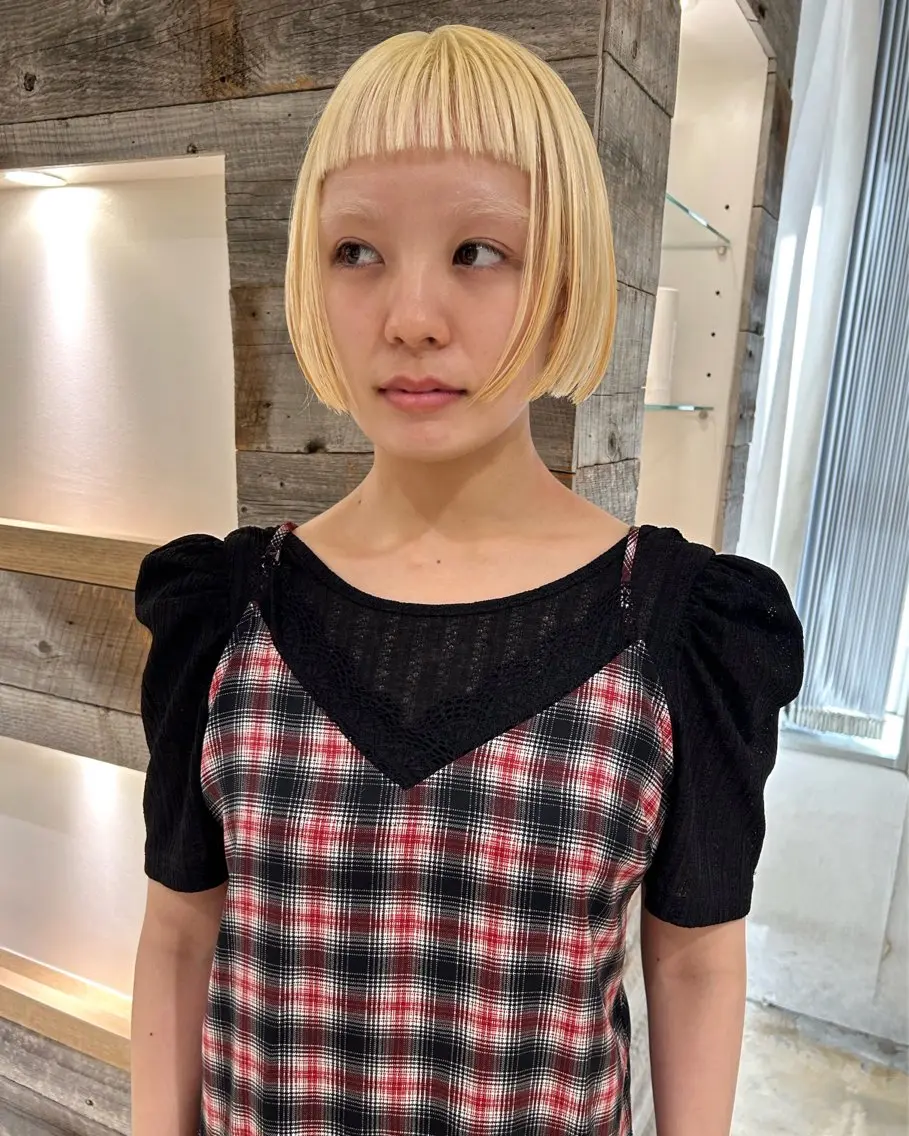 ショート カラー ブリーチ 抜きっぱなしブロンド ブロンド ケアブリーチ ボブ カット ヘアカラー トリートメント 村上雅人 ナチュラルモードのヘアスタイル