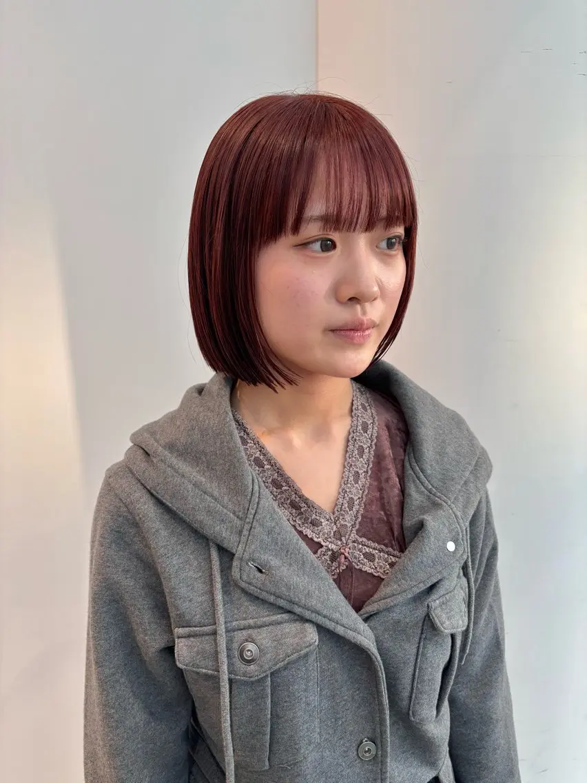 ショート カラー レッドカラー ボブ くさかみさき🌼暖色 /耳つぼ/オタク🌼のヘアスタイル