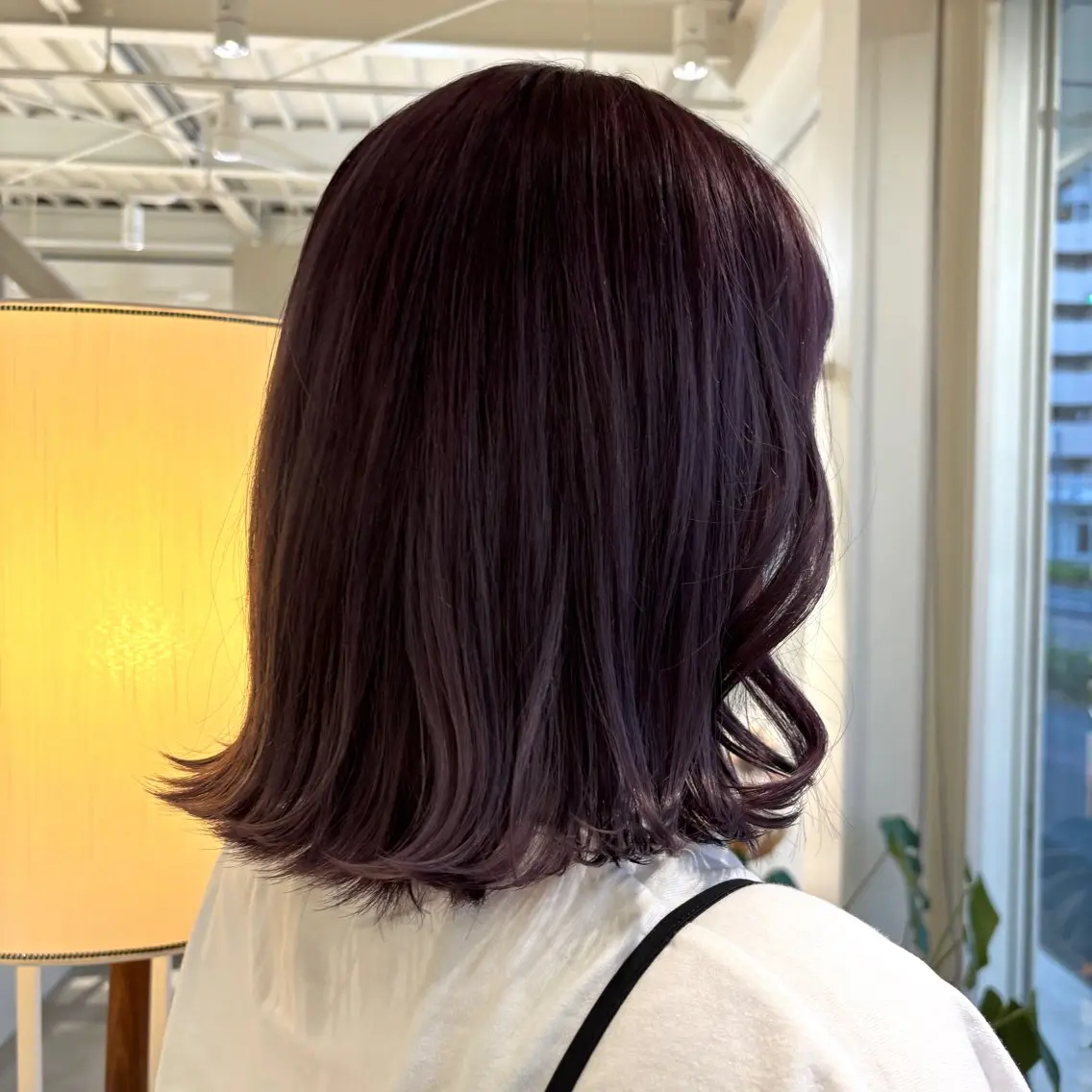 ミディアム カラー illatos サヤナのヘアスタイル