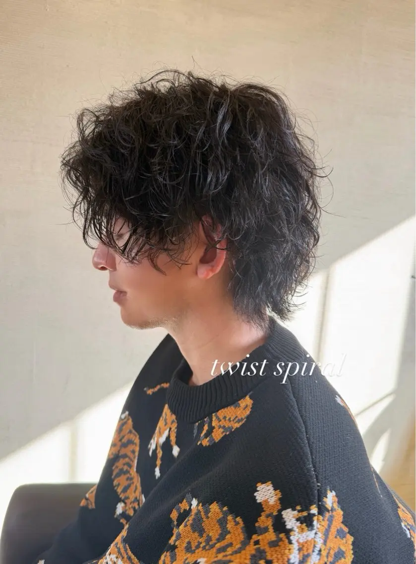 パーマ メンズ メンズパーマ ツイストスパイラルパーマ スパイラルパーマ 艶カラー/メンズ パーマ/伊藤愛麻のヘアスタイル
