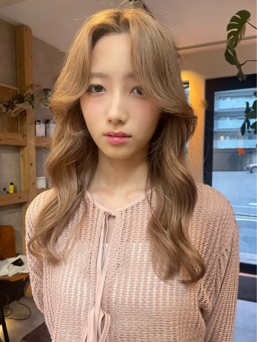 セミロング SITY. NENE /カラーモデルのヘアスタイル