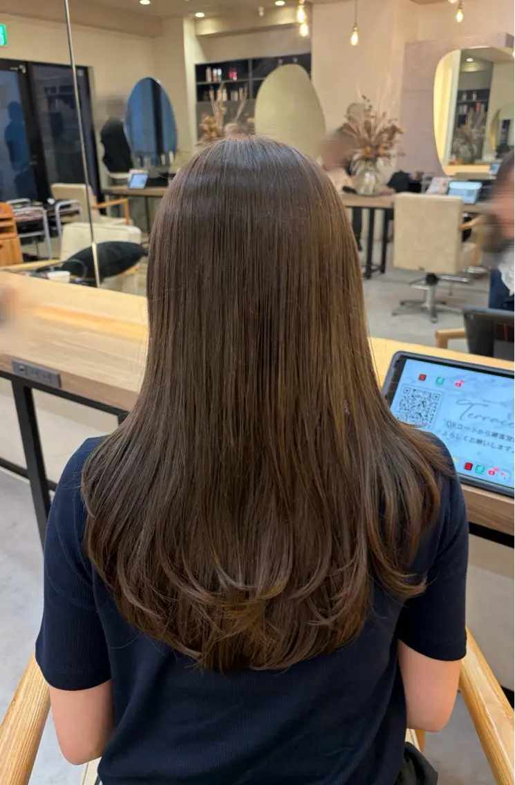 カラー 艶カラー🫧 yumiのヘアスタイル