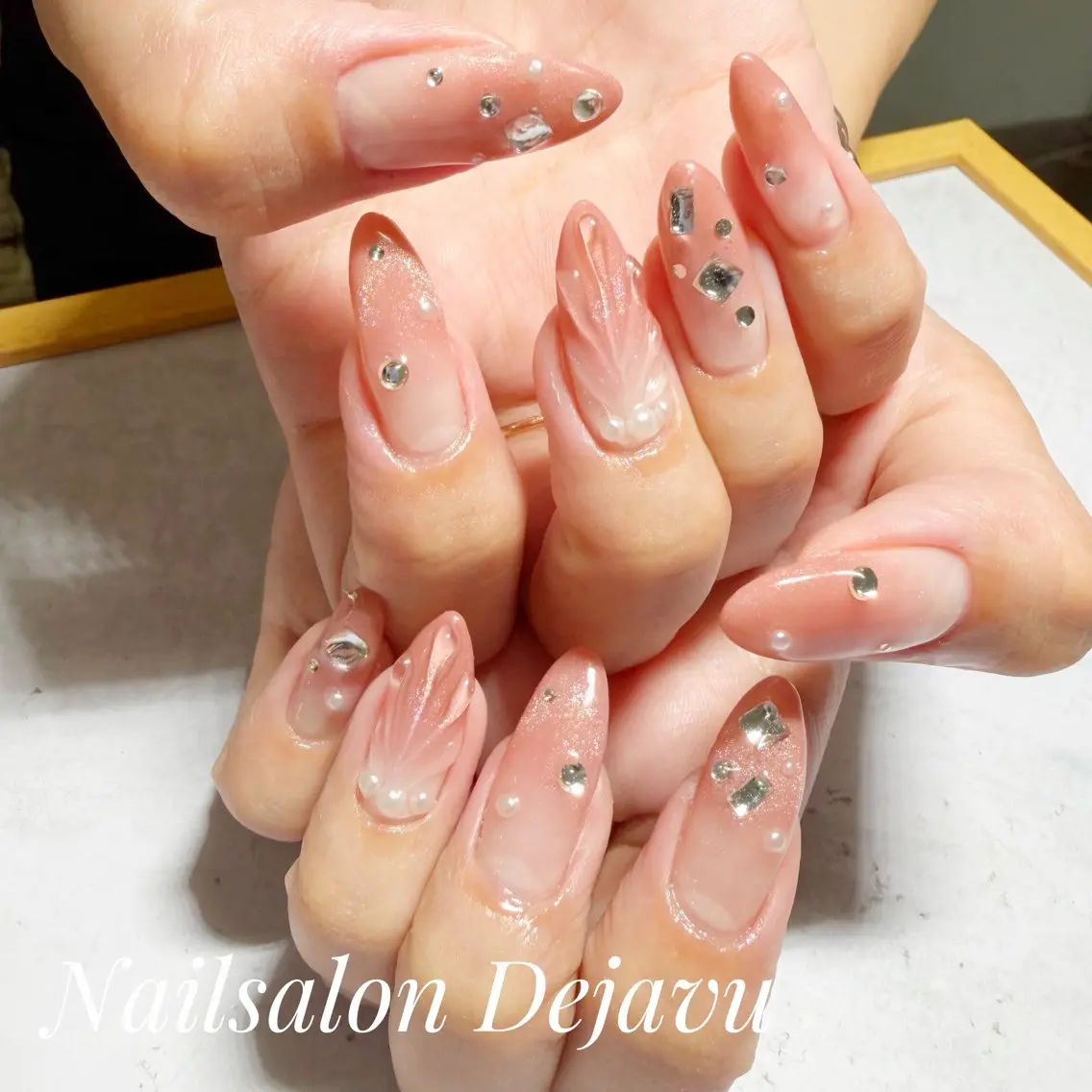 ネイル アートネイル 持ち込み ストーンネイル ハンドネイル Nail salon Dejavu 🌿のネイルデザイン