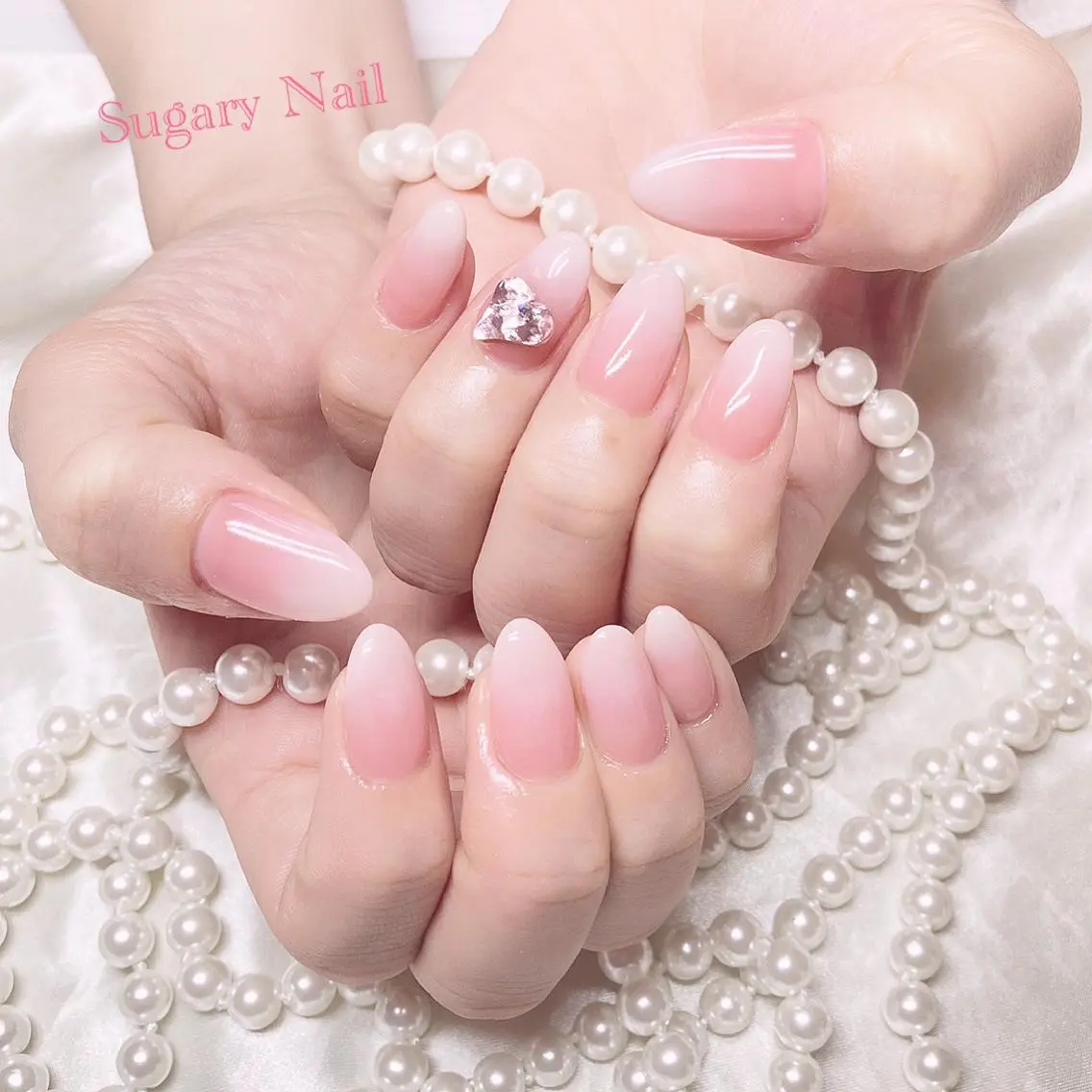 ネイル グラデーション ハート ストーンネイル ハンドネイル SugaryNail Rinaのネイルデザイン