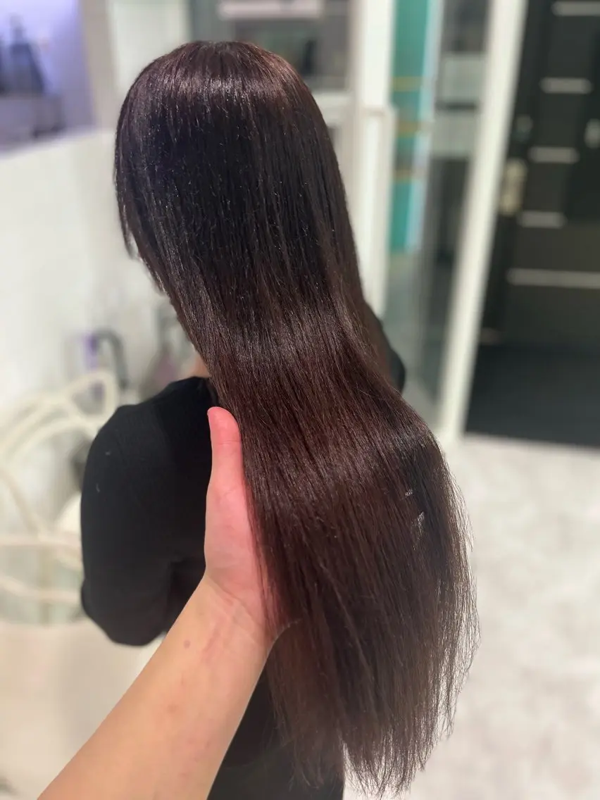 ロング カラー カット ヘアカラー トリートメント ハイトーンカラー 🦄レイヤーカットのヘアスタイル