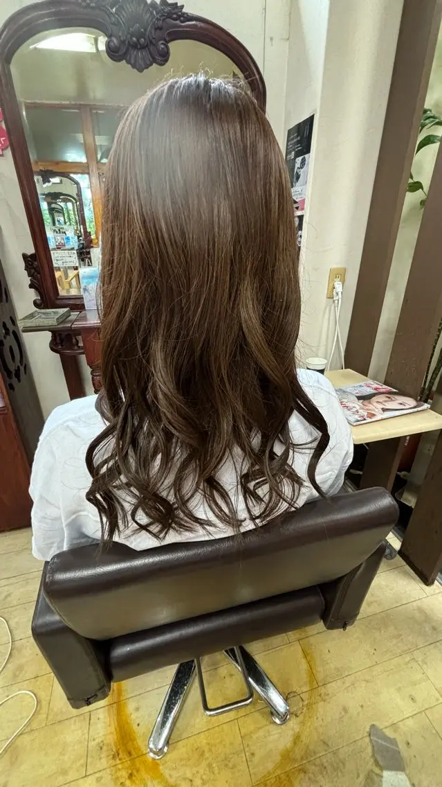 セミロング カット ヘアカラー 桑野 葵のヘアスタイル