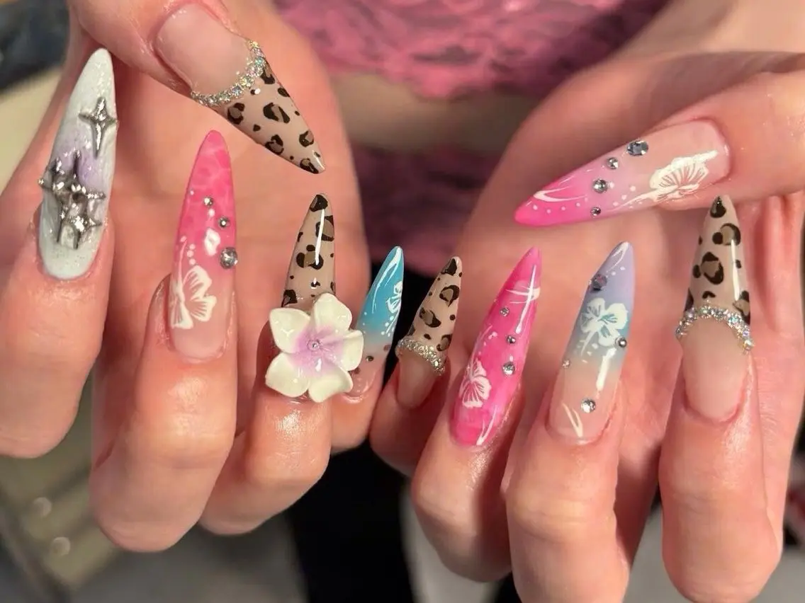ネイル オーロラネイル ボルドー ブラウン 氷ネイル・うるうるネイル キラキラネイル ハンドネイル Sora  Nail 長さ出し専門店のネイルデザイン