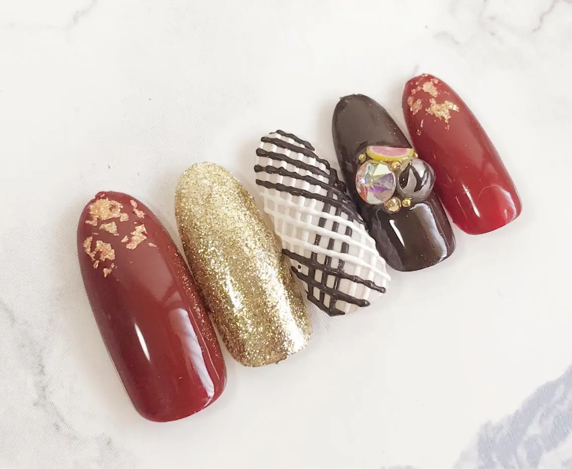 ネイル バレンタイン stay goldのネイルデザイン
