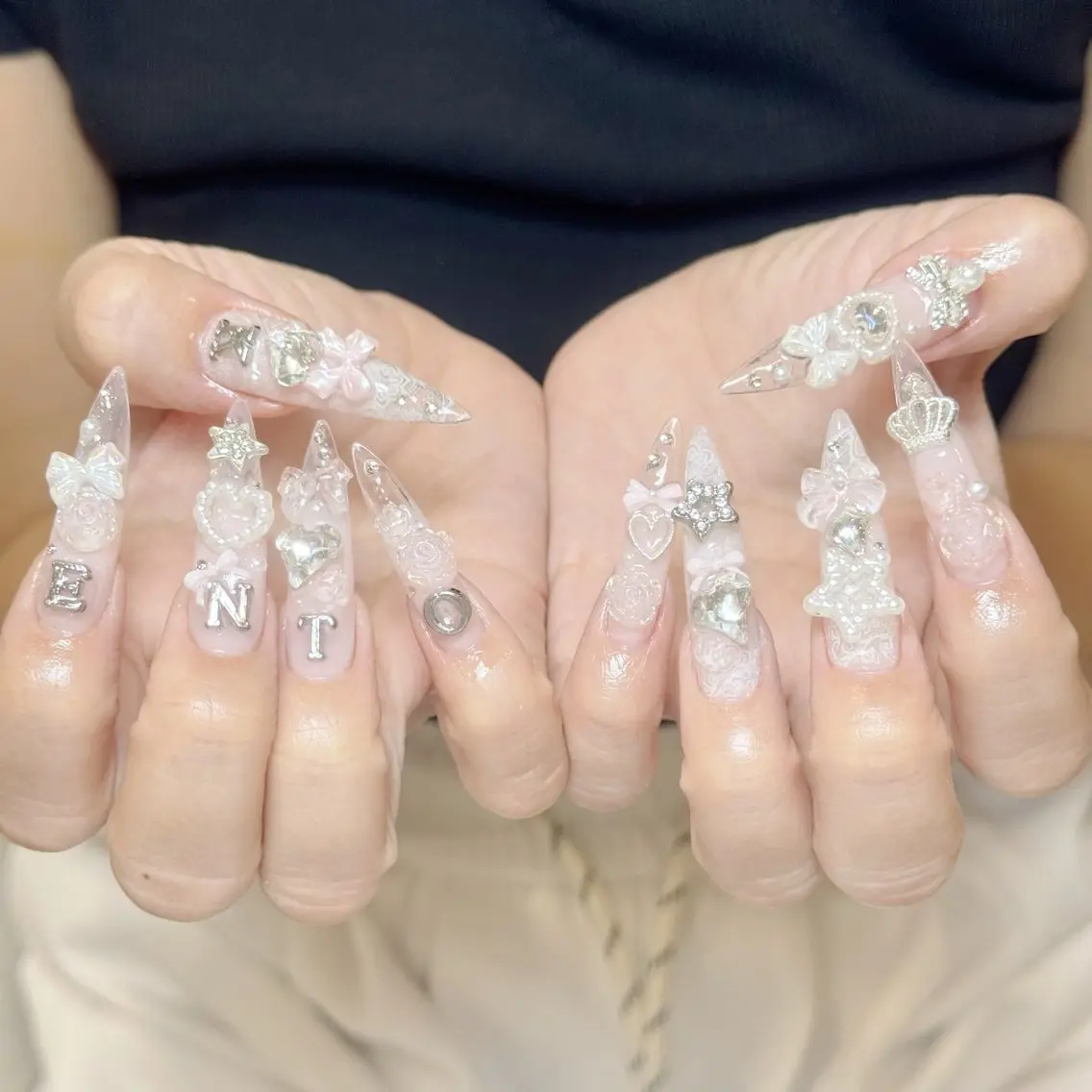 ネイル アートネイル オーロラネイル フラッシュネイル フレンチネイル ジェルネイル ハンドネイル Luci Nail Shinokuboのネイルデザイン