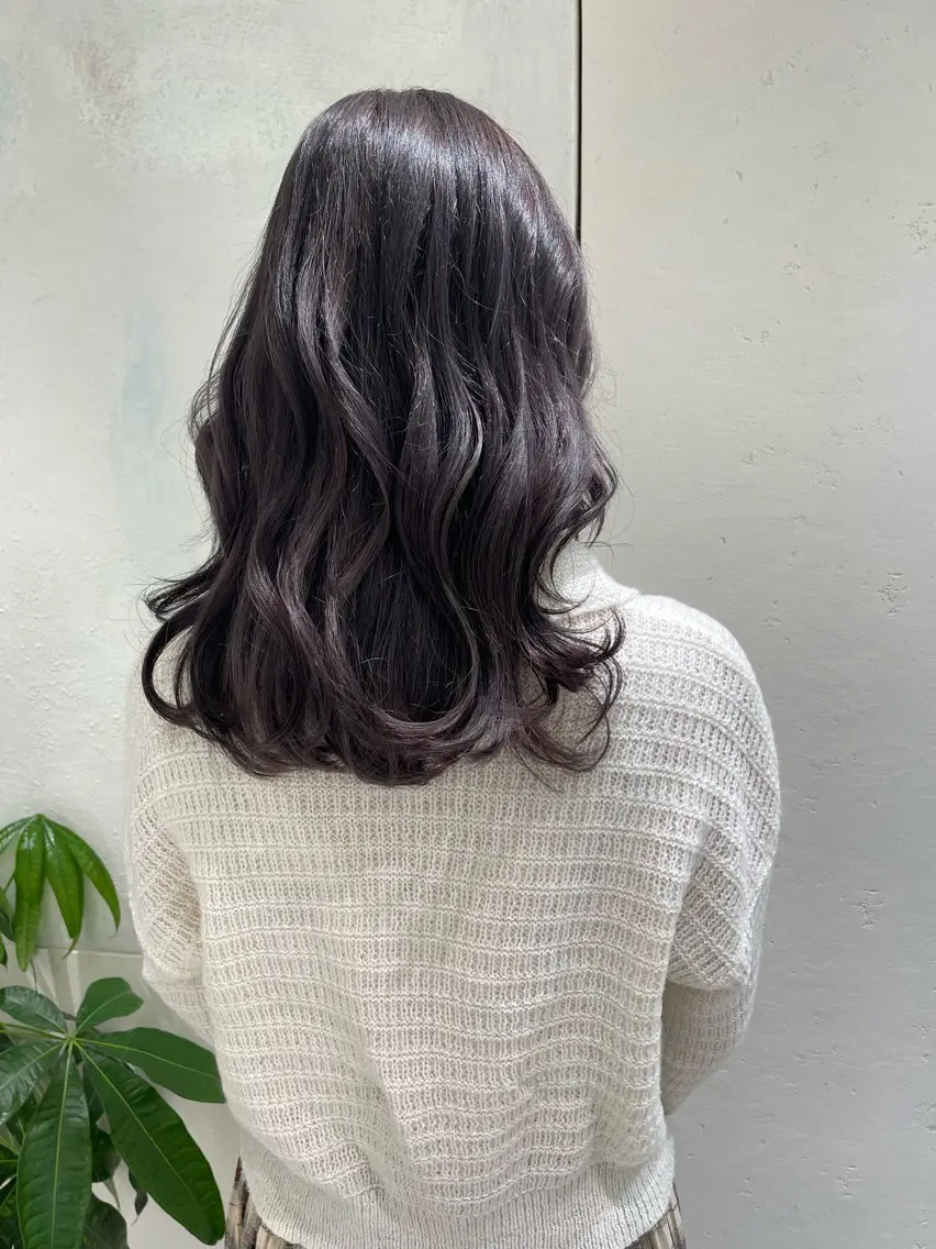 セミロング カラー ヘアアレンジ ラベンダーカラー ラベンダーグレー 🌟当日予約OK🌟 西野楓加のヘアスタイル